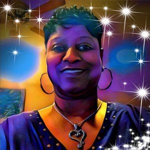 Meet your Posher, Tee